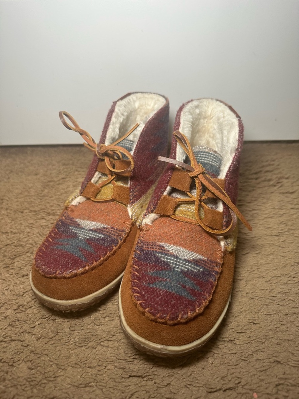 Minnetonka Women's Torrey Slipper Booties Multicolor Size 6 Lace Up
